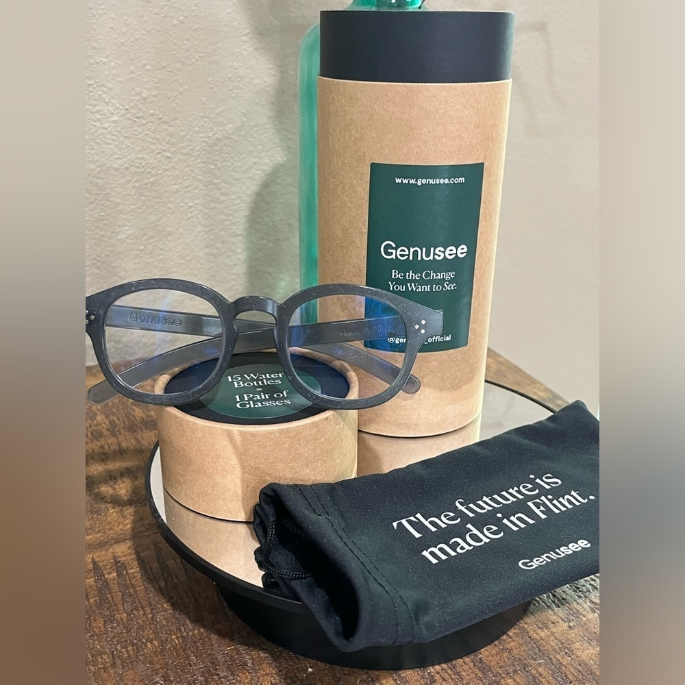 GENUSEE blue light glasses in Smoke Gray, NEW!